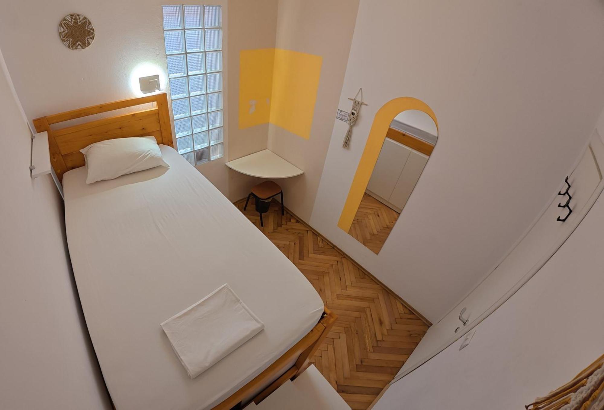 Trip'N'Hostel Chill Zone Tirana Esterno foto