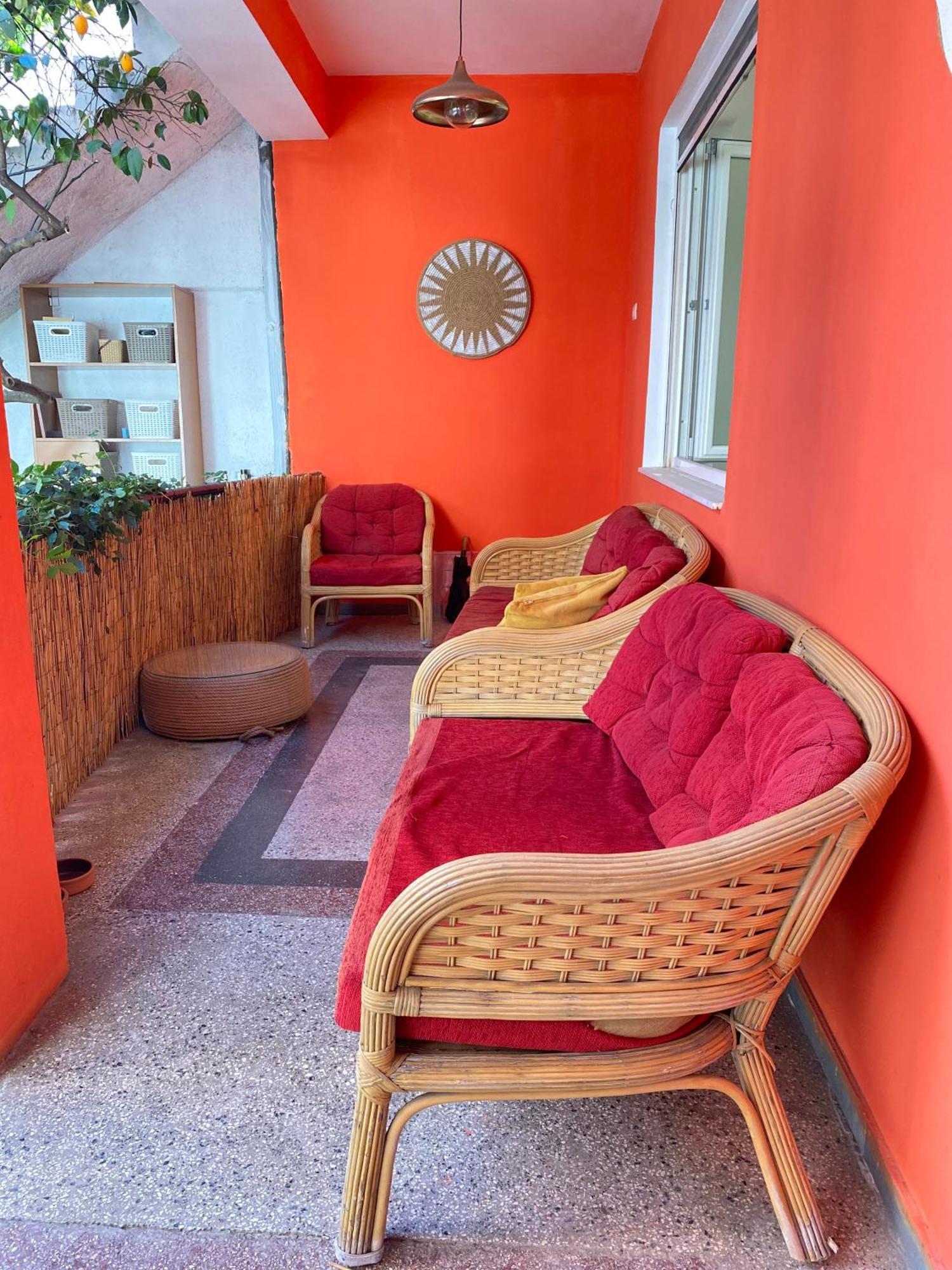 Trip'N'Hostel Chill Zone Tirana Esterno foto
